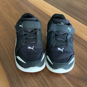 Toddler boys Puma sneakers
